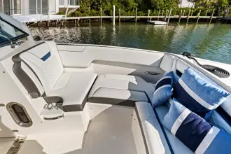 Thumbnail von Tiara Yachts 34LX