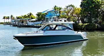 Thumbnail von Tiara Yachts 34LX