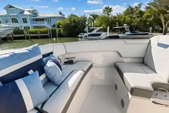 Thumbnail von Tiara Yachts 34LX