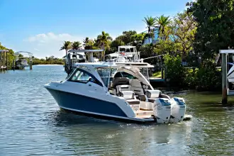Thumbnail von Tiara Yachts 34LX