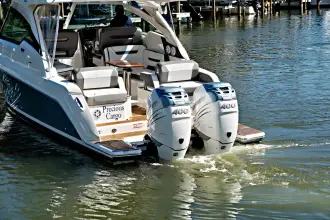 Thumbnail von Tiara Yachts 34LX