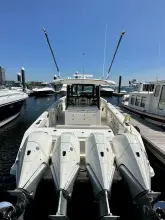 Thumbnail von Boston Whaler 380 Outrage