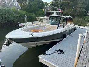Thumbnail von Boston Whaler 380 Outrage