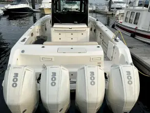 Thumbnail von Boston Whaler 380 Outrage