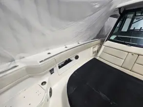 Thumbnail von Boston Whaler 380 Outrage