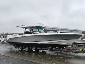 Thumbnail von Boston Whaler 380 Outrage