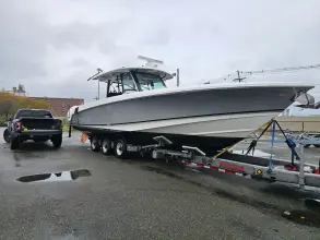 Thumbnail von Boston Whaler 380 Outrage