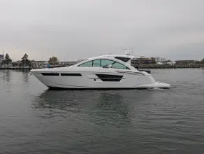 Cruisers Yachts 54 Cantius