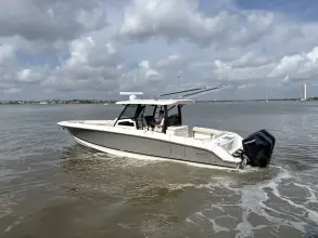 Thumbnail von Boston Whaler 380 Outrage