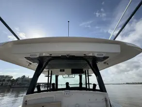 Thumbnail von Boston Whaler 380 Outrage