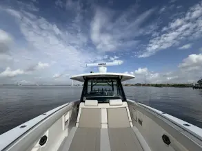 Thumbnail von Boston Whaler 380 Outrage