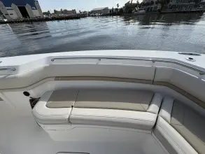 Thumbnail von Boston Whaler 380 Outrage