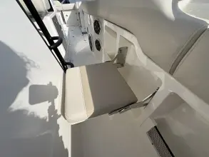 Thumbnail von Boston Whaler 380 Outrage