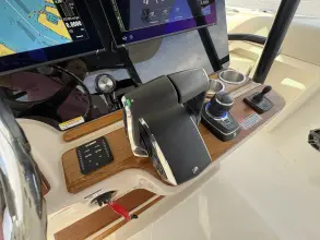 Thumbnail von Boston Whaler 380 Outrage