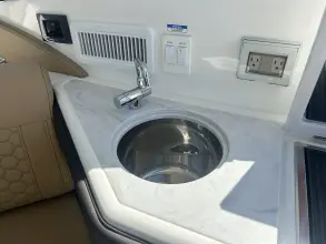 Thumbnail von Sea Ray 320 Sundancer Outboard