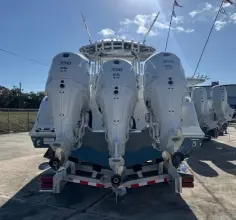 Thumbnail von Cobia 350 Center Console