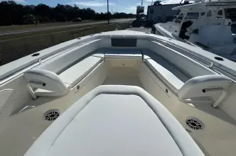 Thumbnail von Cobia 350 Center Console