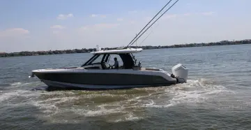 Thumbnail von Boston Whaler 350 Realm