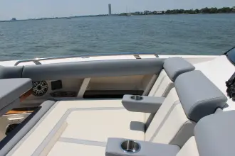 Thumbnail von Boston Whaler 350 Realm