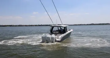 Thumbnail von Boston Whaler 350 Realm
