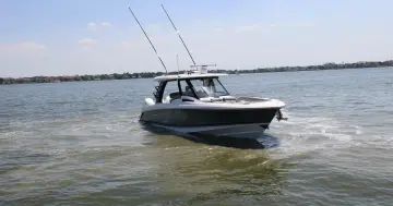 Thumbnail von Boston Whaler 350 Realm