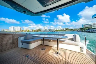 Thumbnail von Galeon 560 FLY