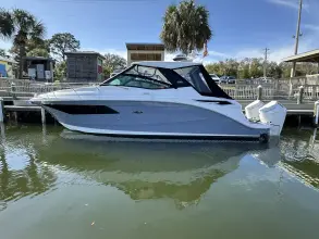 Sea Ray 32 DA OB