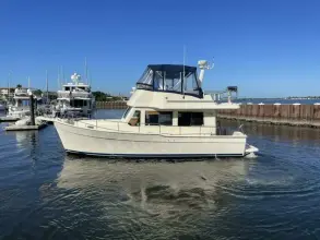Thumbnail von Mainship 34 Cruiser Knot Tied Down