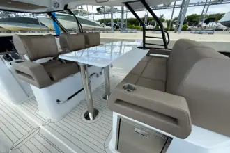 Thumbnail von Cruisers Yachts 38 VTR