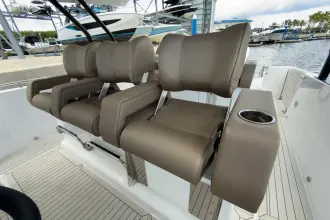Thumbnail von Cruisers Yachts 38 VTR