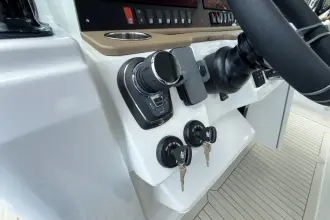 Thumbnail von Cruisers Yachts 38 VTR