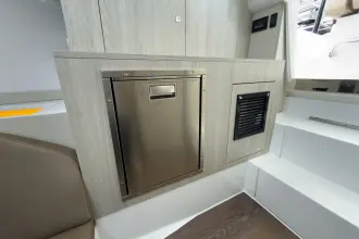 Thumbnail von Cruisers Yachts 38 VTR
