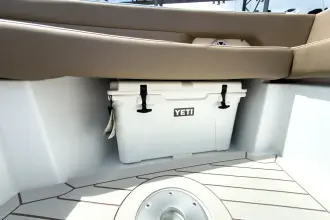 Thumbnail von Cruisers Yachts 38 VTR