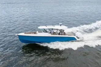 Thumbnail von Cruisers Yachts 38 VTR