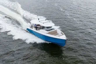 Thumbnail von Cruisers Yachts 38 VTR