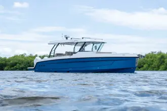 Thumbnail von Cruisers Yachts 38 VTR