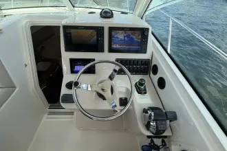 Thumbnail von Boston Whaler 315 Conquest
