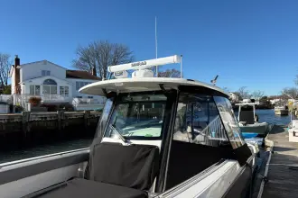 Thumbnail von Boston Whaler 330R