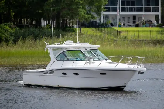 Tiara Yachts 3200 Open Knot On Call