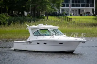 Tiara Yachts 3200 Open Knot On Call