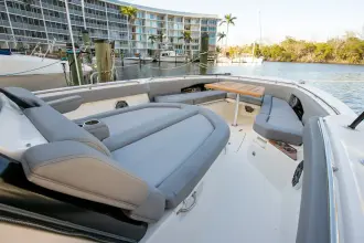 Thumbnail von Boston Whaler 360 Outrage