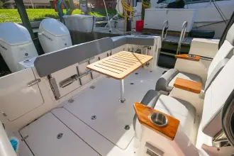Thumbnail von Boston Whaler 360 Outrage