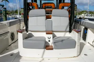 Thumbnail von Boston Whaler 360 Outrage