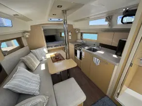 Thumbnail von Beneteau Oceanis 35.1