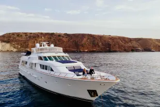 Hatteras 105 Raised Pilothouse Oceans XI
