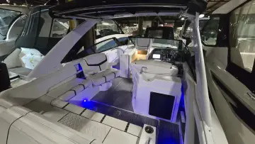 Cruisers Yachts 338 CX