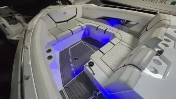 Thumbnail von Cruisers Yachts 338 CX
