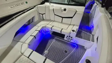 Thumbnail von Cruisers Yachts 338 CX