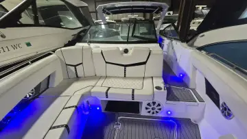 Thumbnail von Cruisers Yachts 338 CX