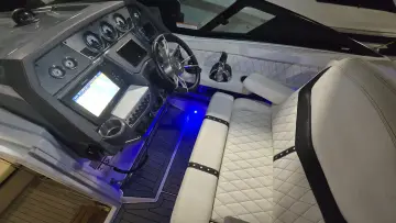 Thumbnail von Cruisers Yachts 338 CX